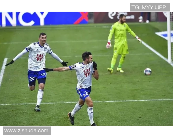 德甲激情对决巴黎圣日耳曼大胜阿森纳引发转会热议