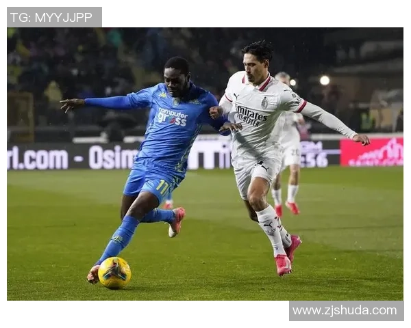 德甲激战：那不勒斯险胜AC米兰神扑引发争议判罚全场沸腾