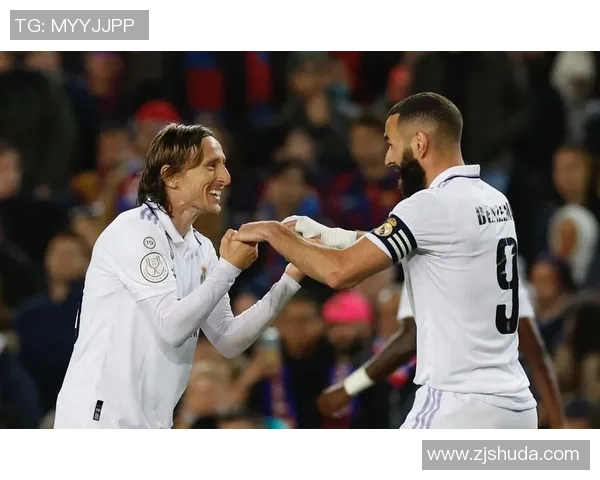 国王杯精彩对决里昂凭帽子戏法战胜波尔图全场沸腾