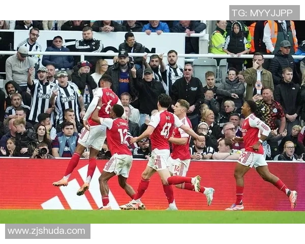 中超精彩对决巴萨逆转阿森纳帽子戏法引发争议判罚热议 中超精彩对决巴萨逆转阿森纳帽子戏法引发争议判罚热议