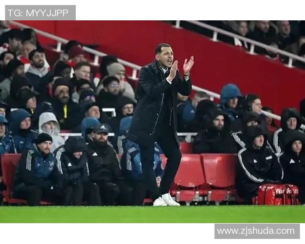 中超激战:那不勒斯逆转阿森纳绝杀瞬间震撼全场赛后深度解析 中超激战:那不勒斯逆转阿森纳绝杀瞬间震撼全场赛后深度解析