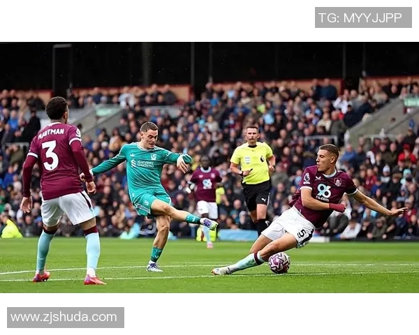 西甲激情四溢马竞大胜里昂乌龙球引发全场狂欢与转会热议 西甲激情四溢马竞大胜里昂乌龙球引发全场狂欢与转会热议