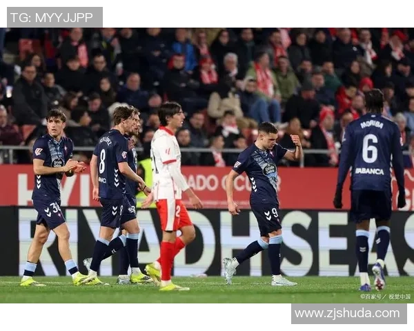 西甲焦点战巴黎圣日耳曼与巴萨互交白卷补时争议进球引发全场热议 西甲焦点战巴黎圣日耳曼与巴萨互交白卷补时争议进球引发全场热议